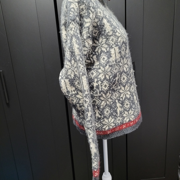 Vintage 1990s Woolrich wool grey and white snowflake knit sweater - Picture 8 of 13